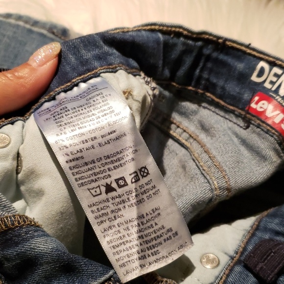 Boy's Levi's Jeans - Picture 6 of 7